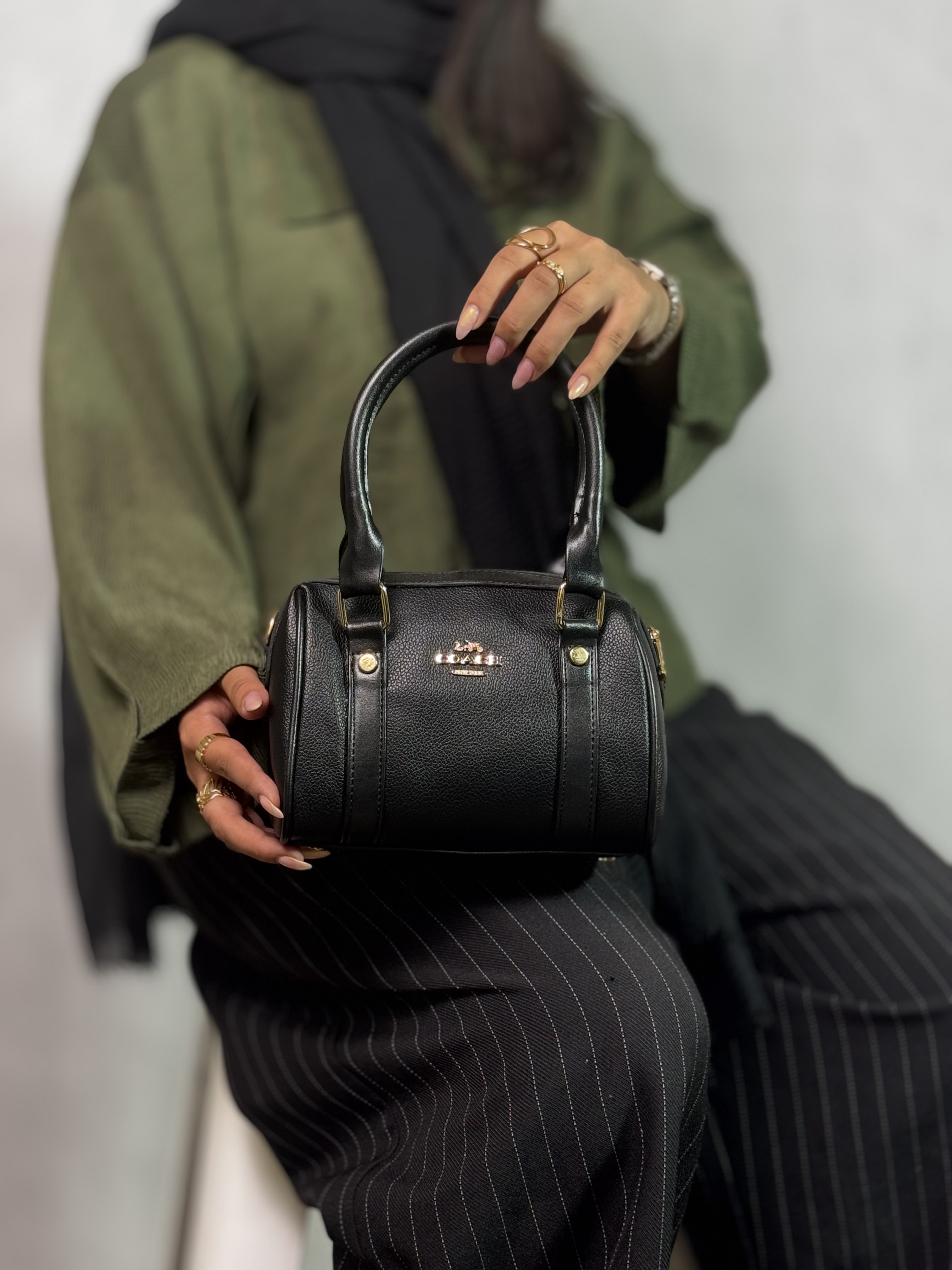 کیف دخترانه صندوقی کوچ مشکی   coach